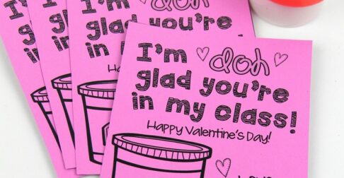 Valentines's Day classroom ideas for 1st, 2nd and 3rd grade. Download these FREE valentines and pass them out to students with mini cans of Play Doh from the dollar store. Also includes a free printable measurement math activity page for students to use the Play Doh to practice math!